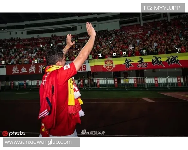 姚明重返赛场再展风采球迷热情高涨期待精彩表现